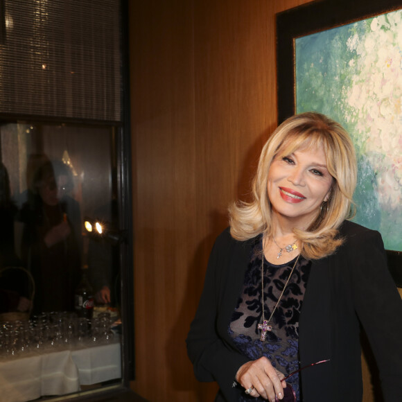 Exclusif - Amanda Lear lors du vernissage d'Amanda Lear à la Galerie du Passage à Paris, le 6 février 2019.  © Julio Piatti/Bestimage 