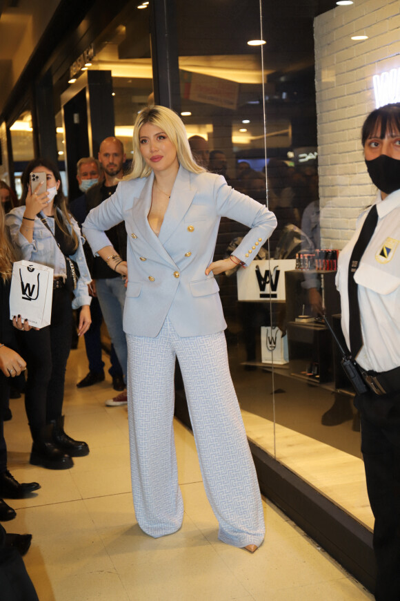 Wanda Nara en promotion dans sa boutique de cosmétiques à Los Angeles, le 6 avril 2022.