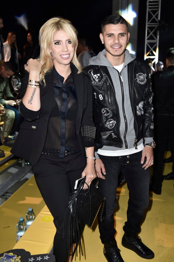 Wanda Nara et Mauro icardi - People au défilé de mode hommes Philipp Plein collection prêt-à-porter Printemps-Eté 2017 à Milan, le 18 juin 2016.