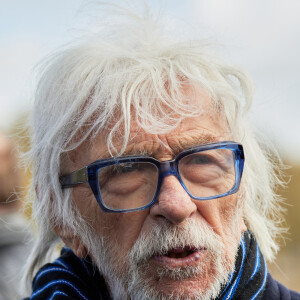 Depuis, personne n'oublie Bebel.
Pierre Richard - Inauguration de la Promenade Jean-Paul Belmondo au terre-plein central du pont de Bir-Hakeim à Paris, le 12 avril 2023. © Cyril Moreau/Bestimage