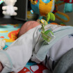 Craquez pour le tapis d'éveil Kinderkraft, un indispensable pour votre bébé !