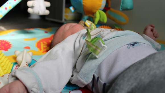 Craquez pour le tapis d'éveil Kinderkraft, un indispensable pour votre bébé !
