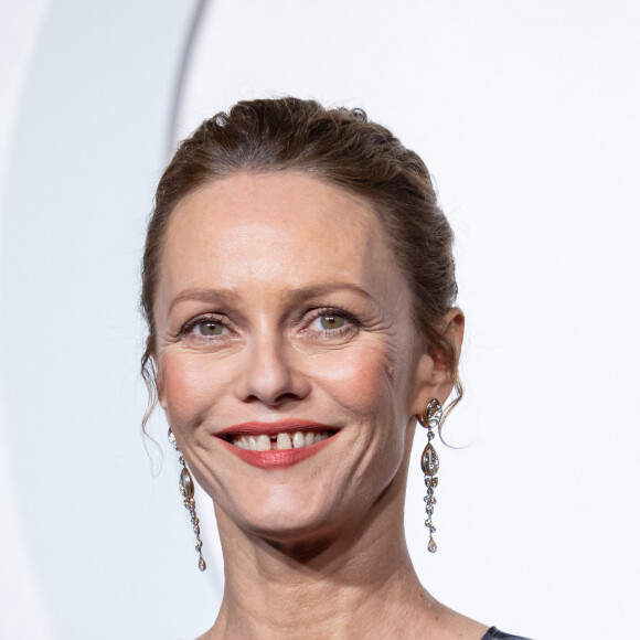 Vanessa Paradis - Soirée de gala en hommage à Patrick Dupond à l'Opéra de Paris le 21 février 2023. © Olivier Borde/Bestimage