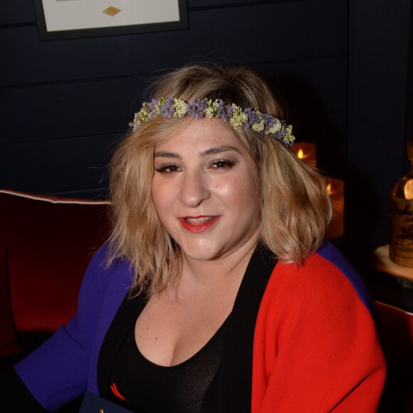 Exclusif - Marilou Berry lors de la soirée d'inauguration de la cabane slave du Roch Hotel " CHATKA" au Roch Hôtel & Spa à Paris le 21 novembre 2018. Dans les traditions slaves, l'esprit de l'hiver est un sentiment particulier et poétique, propice au partage et à la célébration. Cette année pour célébrer cette joie hivernale ancestrale, Le Roch Hôtel & Spa crée CHATKA et invite sur sa terrasse suspendue une cabane slave blottie au milieu d'une forêt de bouleaux et de sapins. Et tout naturellement fait appel à Sarah Poniatowski-Lavoine, sa décoratrice fétiche, pour donner vie, en matériaux délicats et couleurs suaves, à CHATKA, La Cabane Slave du Roch. Lors de la soirée d'inauguration, les convives étaient accueillis aux sons des violons et des balalaïkas les plongeant immédiatement au coeur de l'âme slave. Le ciel était dégagé le thermomètre affichait 2°C et c'est réchauffé par un shot de vodka Beluga et le cocktail Svetiovid spécialement créé pour ce nouveau lieu, qu'ils purent déguster les spécialités d'Europe de l'Est revisités par le Chef Rémy Bérerd. © Rachid Bellak / Bestimage 