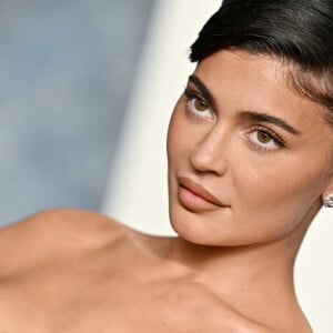 Ils ont mangé de la nourriture mexicaine ensemble.
Kylie Jenner au photocall de la soirée "Vanity Fair" lors de la 95ème édition de la cérémonie des Oscars à Los Angeles, le 12 mars 2023. 