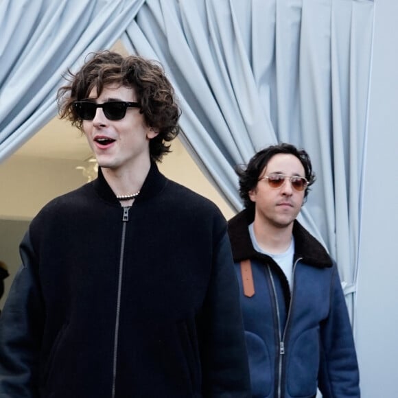 Timothee Chalamet - Arrivées au défilé Loewe "Collection Homme Prêt-à-Porter Automne-Hiver 2023/2024" lors de la fashion week de Paris (PFW), le 21 janvier 2023. 