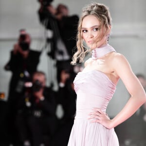 L'un des ex de Lily-Rose Depp se rapproche de Kylie Jenner...
Lily-Rose Depp - Tapis rouge du film "The King" lors du 76ème festival international du film de Venise, la Mostra.