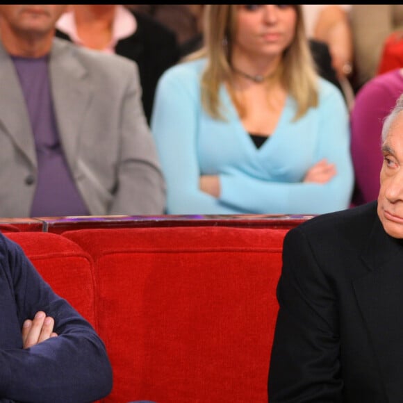 Michel Sardou et son fils Romain Sardou, enregistrement de "Vivement Dimanche" le 24 septembre 2008. © Guillaume Gaffiot/bestimage