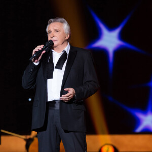 Exclusif - Michel Sardou en concert au Zenith de Strasbourg lors de la tournée "La dernière danse" le 13 octobre 2017. © Alain Rolland / Imagebuzz / Bestimage 