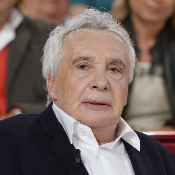 Michel Sardou n'a pas des relations très tendres avec son fils Romain 
Michel Sardou - Enregistrement de l'émission " Vivement Dimanche " Spéciale Les enfants du Top 50.