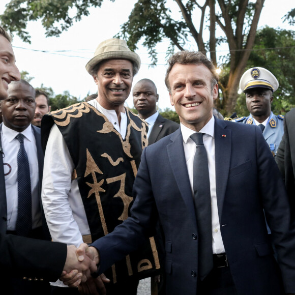 Amour ou amitié ? Seuls eux le savent.
Joalukas Noah, Yannick Noah et Emmanuel Macron au village Noah pour un débat avec la société civile et un concert, Yaoundé, Cameroun, le 26 juillet 2022. © Stéphane Lemouton/Bestimage