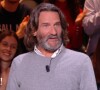 Frédéric Beigbeder était dans "Quelle époque !" le 15 avril 2023, sur France 2, pour la promotion de son livre "Confessions d'un hétérosexuel légèrement dépassé".