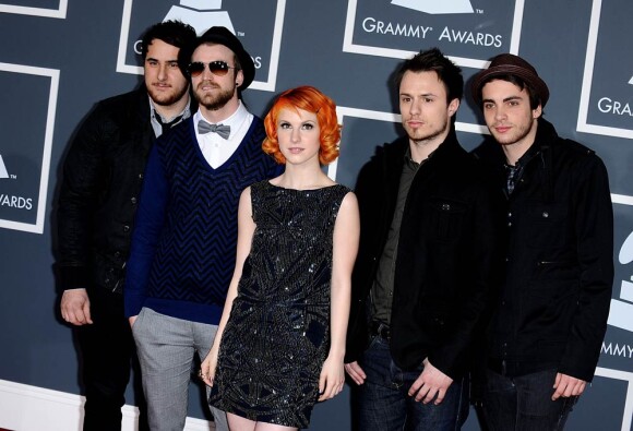Paramore, groupe mené par Hayley Williams, repéré avec l'album Riot! (2007) et dopé par l'effet Twilight (Decode, sur la bande originale du premier volet de l'adaptation cinématographique) s'octroient l'award du Meilleur groupe international aux NME 