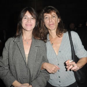 Charlotte Gainsbourg et Kate Barry - Paris le , 25 09 2013 - Inauguration de la galerie cinema de Anne Dominique Toussaint et vernissage de l'exposition " Point of View " de Kate Barry 