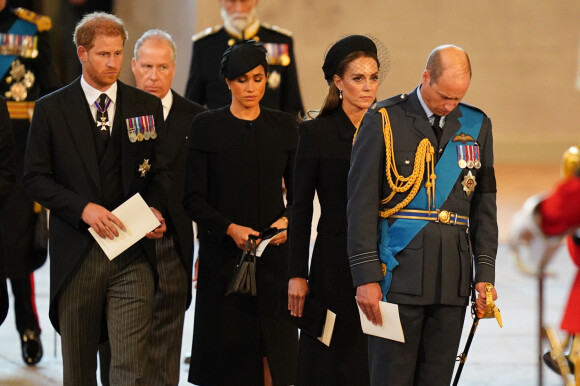 Le prince Harry, duc de Sussex, Meghan Markle, duchesse de Sussex, Kate Catherine Middleton, princesse de Galles, le prince de Galles William - Intérieur - Procession cérémonielle du cercueil de la reine Elisabeth II du palais de Buckingham à Westminster Hall à Londres. Le 14 septembre 2022 