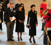 Kate Middleton avait été particulièrement bouleversée lors de la procession dédiée à la reine. 
Peter Phillips, le prince Harry, duc de Sussex, Meghan Markle, duchesse de Sussex, Kate Catherine Middleton, princesse de Galles - Intérieur - Procession cérémonielle du cercueil de la reine Elisabeth II du palais de Buckingham à Westminster Hall à Londres. Le 14 septembre 2022 