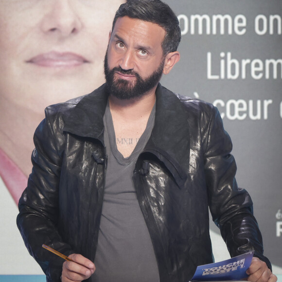 Exclusif - Cyril Hanouna - Sur le plateau de l'émission TPMP (Touche Pas à Mon Poste) présentée en direct par C.Hanouna et diffusée sur C8 - Paris le 17/04/2023 - © Jack Tribeca / Bestimage 