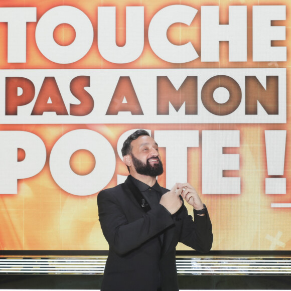 Ce mercredi 18 avril, alors qu'il venait de prendre l'antenne depuis quelques minutes, Cyril Hanouna avait quelque chose à annoncer à ses chroniqueurs. 
Exclusif - Cyril Hanouna - Sur le plateau de l'émission TPMP (Touche Pas à Mon Poste) présentée en direct par C.Hanouna et diffusée sur C8 - Paris le 02/01/2023 - © Jack Tribeca / Bestimage 