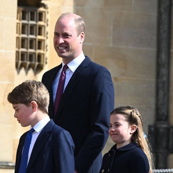 Le prince William, prince de Galles, Le prince George de Galles, La princesse Charlotte de Galles, - La famille royale du Royaume Uni arrive à la chapelle Saint George pour la messe de Pâques au château de Windsor le 9 avril 2023. 