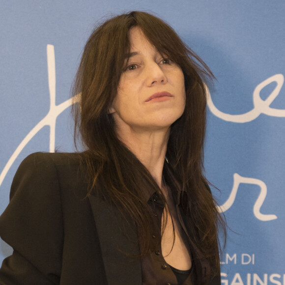 Charlotte Gainsbourg était l'invitée de Nathalie Levy dans l'émission "En aparté", diffusée ce jeudi sur "Canal+". 
Charlotte Gainsbourg au photocall du film "Suzanna Andler" à Milan.