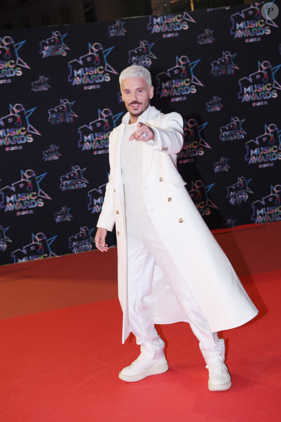 Il l'a remplacé avec humour par l'image d'un badge de certification.
M Pokora au photocall de la 24ème édition des "NRJ Music Awards (NMA)" au Palais des Festivals à Cannes le 18 novembre 2022. © Rahid Bellak / Bestimage