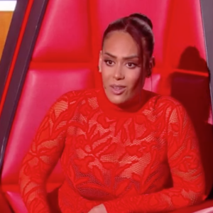 Amel Bent a illuminé le plateau avec une robe en dentelle orange
The Voice, émission du 22 avril 2023.