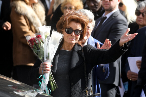 Dominique Tapie perçoit une retraite de 1600 euros par mois.
Dominique Tapie à la sortie de la messe funéraire en hommage à Bernard Tapie en l'église Saint-Germain-des-Prés à Paris, le 6 octobre 2021 © Jacovides-Moreau / Bestimage