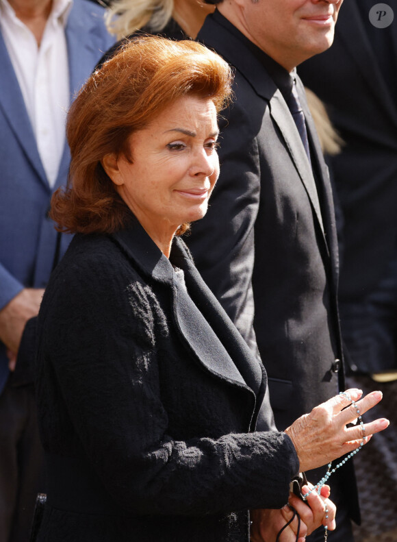 Dominique Tapie dit être "dans une réalite un peu dure"
Dominique Tapie à la sortie de la messe funéraire en hommage à Bernard Tapie en l'église Saint-Germain-des-Prés à Paris, le 6 octobre 2021. © Jacovides-Moreau / Bestimage