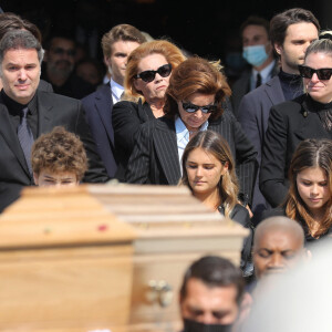 Laurent Tapie , Dominique Tapie, Sophie Tapie - Sorties des obsèques de Bernard Tapie en la Cathédrale La Major à Marseille le 8 octobre 2021. © Jacovides / Santini / Bestimage  Funerals of Bernard Tapie in Marseille, France on october 8th 2021 