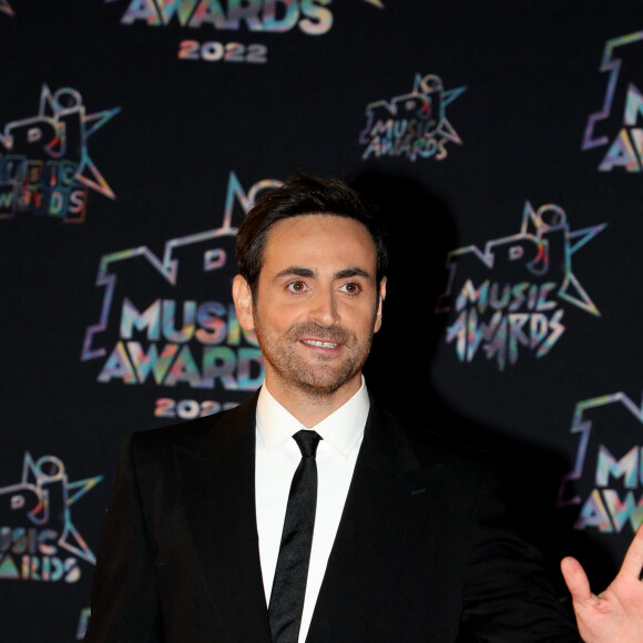Camille Combal au photocall de la 24ème édition des "NRJ Music Awards (NMA)" au Palais des Festivals à Cannes le 18 novembre 2022. © Dominique Jacovides / Bestimage