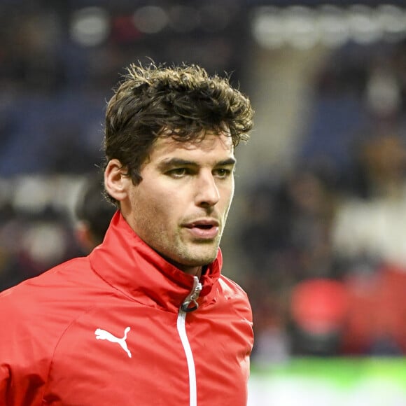 Yoann Gourcuff évoque notamment sa famille, lui qui est père de deux enfants
 
Yoann Gourcuff - Karine Ferri encourage son compagnon Yoann Gourcuff lors du match Psg-Rennes au Parc des Princes à Paris le 6 novembre 2016. (victoire 4-0 du Psg) © Pierre Perusseau/Bestimage