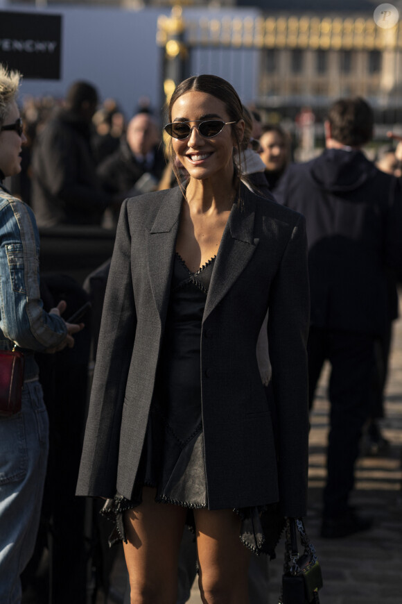 Mia Regan - Arrivées au défilé Givenchy prêt-à-porter automne-hiver 2023/2024 lors de la Fashion Week de Paris (PFW), à Paris, France, le 2 mars 2023. 