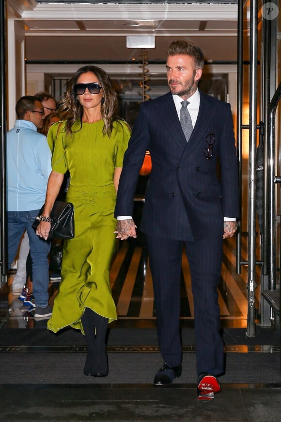 David Beckham et sa femme Victoria pourraient déjà célébrer le mariage d'un autre de leurs fils, Romeo !
David et sa femme Victoria Beckham sont tirés à quatre épingles à la sortie de l'hôtel The Mark à New York City, New York