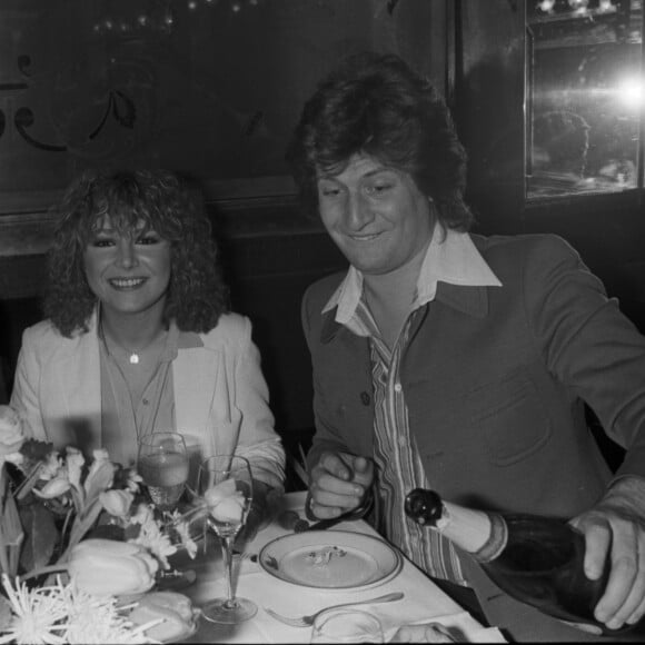 Patrick Sebastien et Marie Myriam, en compagnie de Dave, lors de leurs fiancailles à Paris, le 14 mars 1978. © Jean-Claude Woestelandt/Bestimage
