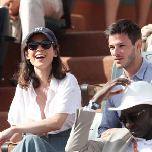 Gaspard Ulliel et son ex-compagne Gaëlle Pietri dans les tribunes des Internationaux de Tennis de Roland Garros à Paris le 7 juin 2017 © Cyril Moreau-Dominique Jacovides/Bestimage 