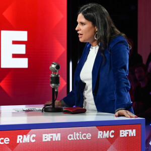 Depuis l'automne 2021, la journaliste est chargée de réveiller les Français chaque matin sur BFMTV et RMC Story, d'abord avec son Face à Face mais aussi avec la suite de sa matinale Apolline Matin.
Arthur Dreyfuss et Apolline de Malherbe - Conférence de rentrée 2022/2023 BFM TV à Paris le 6 septembre 2022. © Coadic Guirec/Bestimage