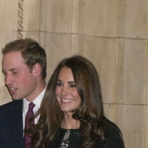 Le prince William et Kate Middleton quittent le Royal Albert Hall après un spectacle de Gary Barlow à Londres le 6 décembre 2011.
