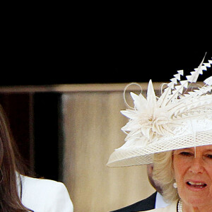 Catherine Kate Middleton, duchesse de Cambridge, Camilla Parker Bowles, duchesse de Cornouailles - La famille royale assiste au défilé Trooping the Colour à Londres le 11 juin 2011 