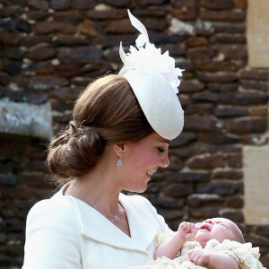 Catherine Kate Middleton, la duchesse de Cambridge et sa fille la princesse Charlotte de Cambridge - Sorties après le baptême de la princesse Charlotte de Cambridge à l'église St. Mary Magdalene à Sandringham, le 5 juillet 2015. 