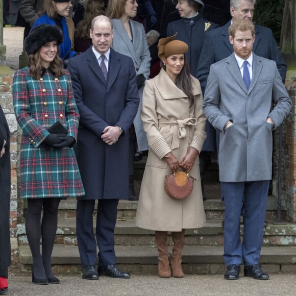 Kate Catherine Middleton, enceinte et le prince William, duc de Cambridge avec le prince Harry et sa fiancée Meghan Markle - La famille royale d'Angleterre arrive à l'église St Mary Magdalene pour la messe de Noël à Sandringham le 25 décembre 2017 