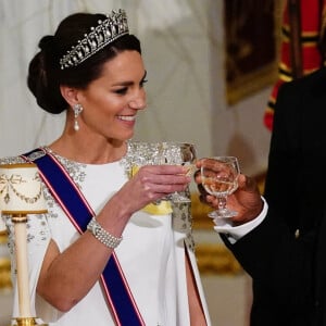 Catherine (Kate) Middleton, princesse de Galles ( porte le diadème "Lover's Knot", le préféré de Diana), Cyril Ramaphosa, président de l'Afrique du Sud - Banquet d'Etat organisé au palais de Buckingham, à Londres, pendant la visite d'Etat du président sud-africain au Royaume-Uni le 22 novembre 2022 