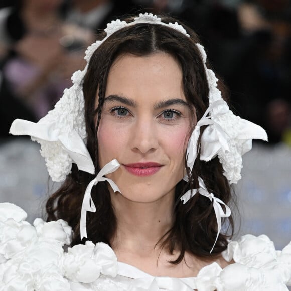 Alexa Chung - Les célébrités arrivent à la soirée du "MET Gala 2023" à New York, le 1er mai 2023. 