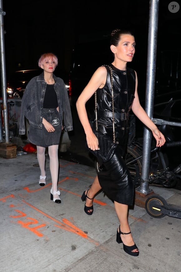 À New York, les stars du monde entier se pressent au Gala du Met
Exclusif - Marion Cotillard - Les célébrités arrivent à l'after party Michaela Coe du "MET Gala" à la discothèque Loosie's Nightclub à New York City, New York, Etats-Unis.