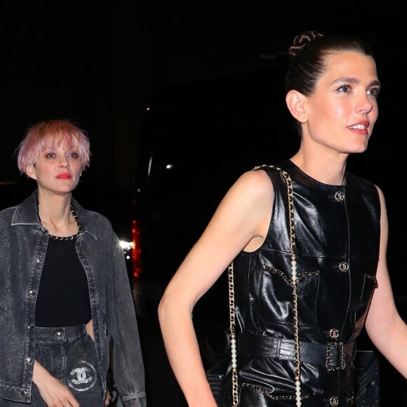 À New York, les stars du monde entier se pressent au Gala du Met
Exclusif - Marion Cotillard - Les célébrités arrivent à l'after party Michaela Coe du "MET Gala" à la discothèque Loosie's Nightclub à New York City, New York, Etats-Unis.