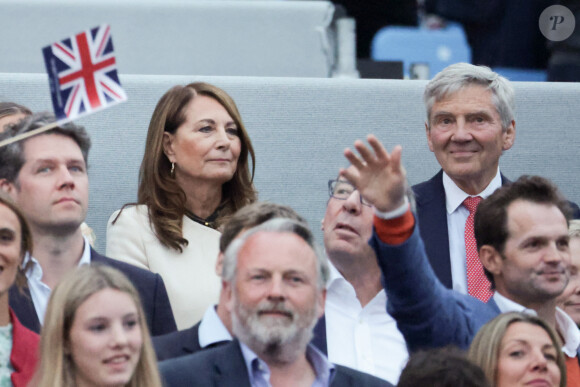 Carole Middleton and Michael Middleton - La famille royale d'Angleterre lors du concert devant le palais de Buckingham à Londres, à l'occasion du jubilé de platine de la reine d'Angleterre. Le 4 juin 2022 