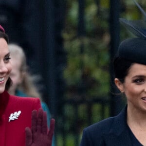 Meghan Markle, quant à elle, est dans les dernières du classement. 
Catherine Kate Middleton, la duchesse de Cambridge et Meghan Markle, la duchesse de Sussex enceinte - La famille royale britannique se rend à la messe de Noël à l'église Sainte-Marie-Madeleine à Sandringham, le 25 décembre 2018. 