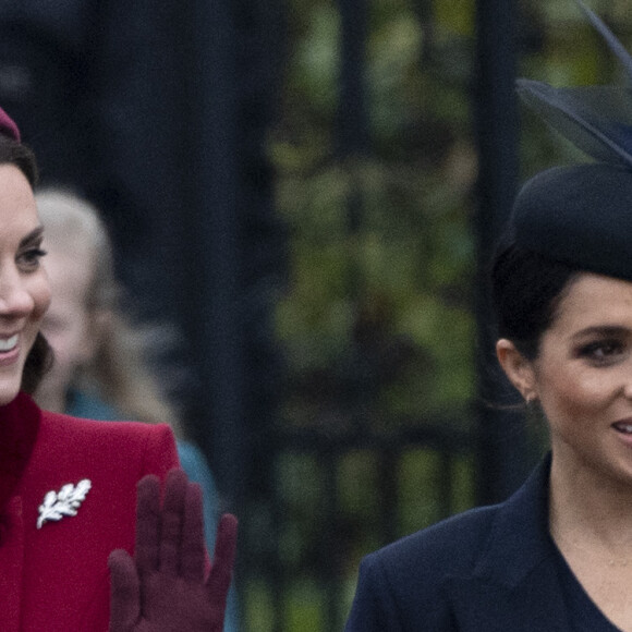 Meghan Markle, quant à elle, est dans les dernières du classement. 
Catherine Kate Middleton, la duchesse de Cambridge et Meghan Markle, la duchesse de Sussex enceinte - La famille royale britannique se rend à la messe de Noël à l'église Sainte-Marie-Madeleine à Sandringham, le 25 décembre 2018. 