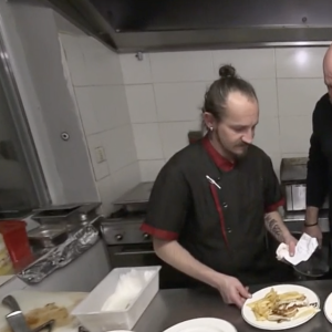 Philippe Etchebest très énervé contre un cuisinier dans "Cauchemar en cuisine" - M6