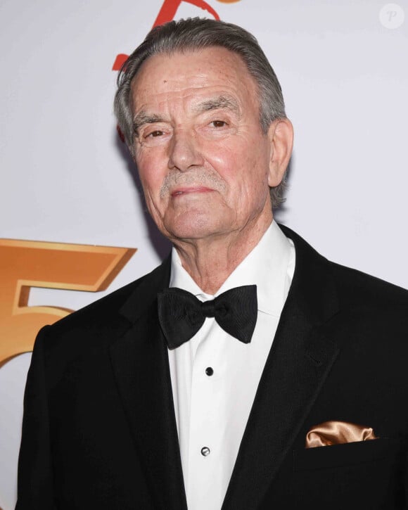 Plusieurs jours après avoir annoncé être atteint d'un cancer, Eric Braeden a donné de ses nouvelles auprès d'un média américain.
Eric Braeden au photocall de la soirée anniversaire des "50 ans des Feux de l'Amour (The Young and The Restless)" à Los Angeles.