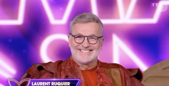 Et c'est finalement Laurent Ruquier qui se cachait derrière le Homard !
Laurent Ruquier se cachait derrière le personnage du Homard dans "Mask Singer" - TF1
